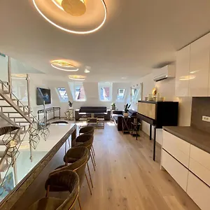 Ab - The Princess Castle Triplex Appartement