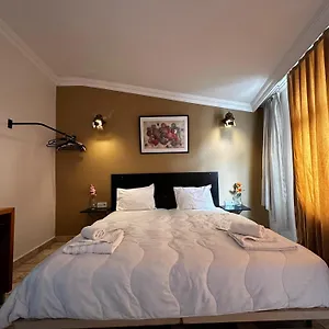 https://taksim-holiday-suite-inn.istanbul-turkeyhotels.com